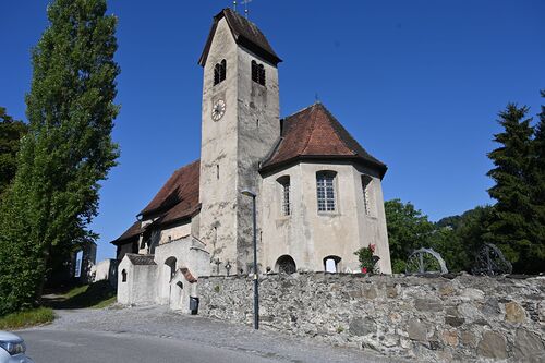 Hilda Monte - Grabstein am evangelischen Friedhof in Feldkirch und Gedenkstein im Tisner Ried. Kirche St. Michael in Tisis
